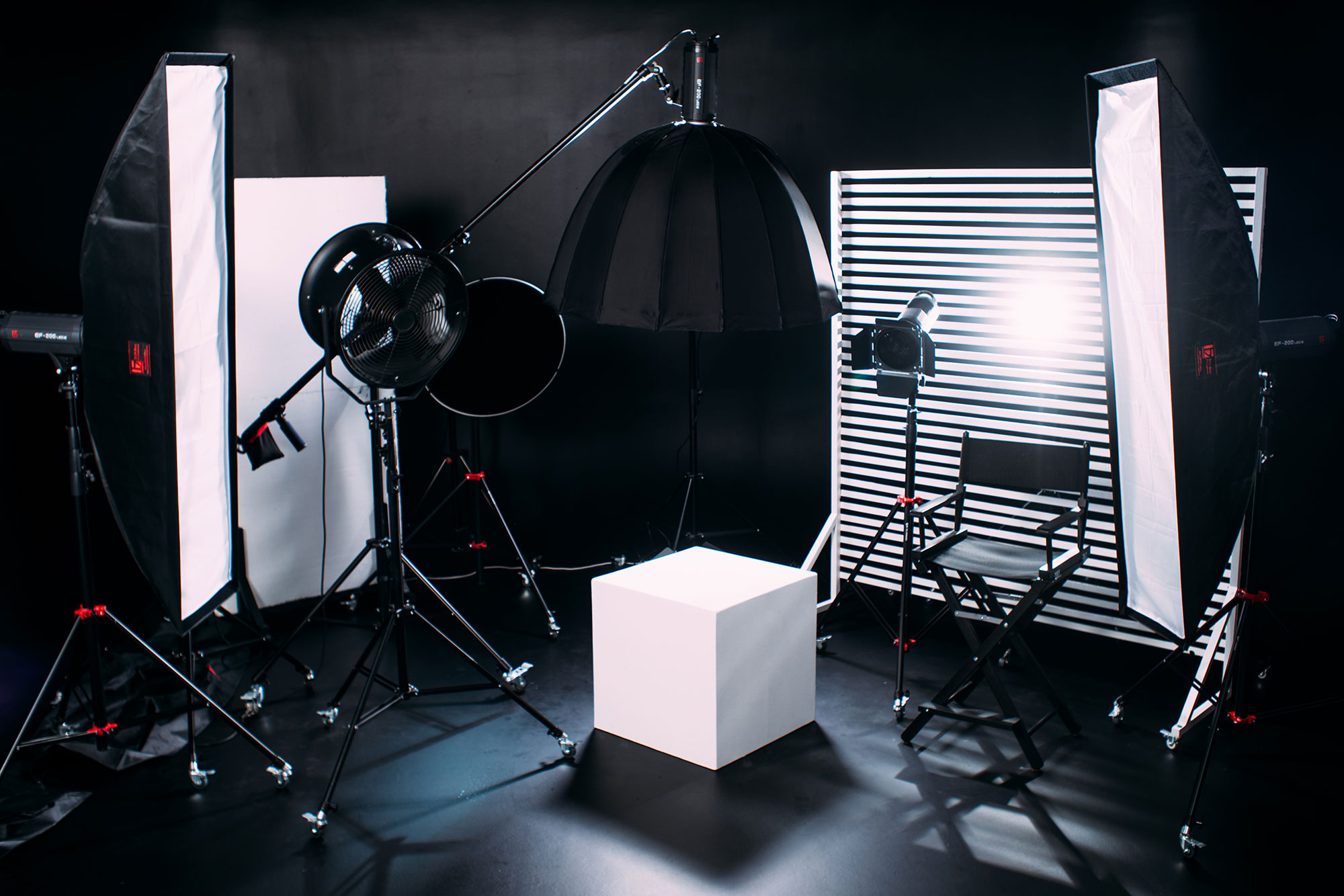 modern-photo-studio-with-professional-equipment-resize.jpg